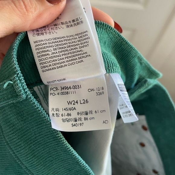 Levi’s Wedgie Straight Fit Green Corduroy Pants - 24 - Picture 8 of 8